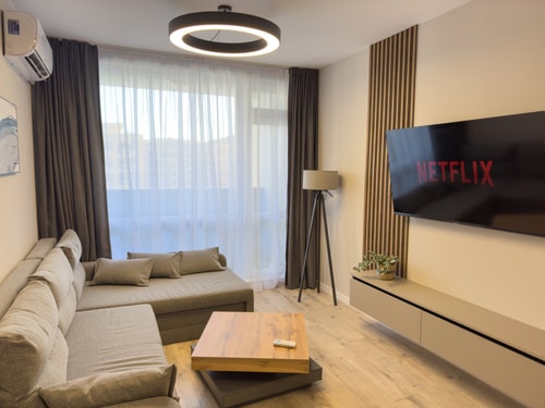 Modern & Spacious Two-Bedroom Apartment