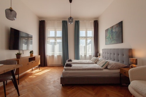 Stay Inn | Relax in Style: Charming Apt