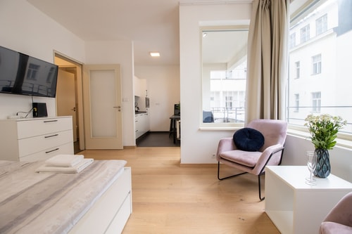 Stay Inn | Studio with Balcony in the Centre