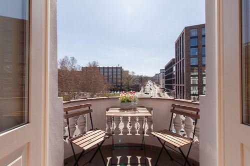 Stay Inn | Luxury 3-BR Flat w/ High Ceilings