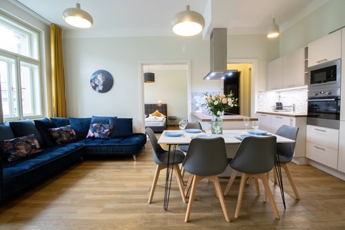 WOW ☆ Spacious Central Apt - Parking available☆