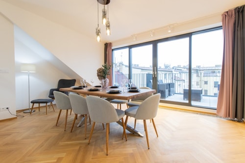 Unique Duplex w/AC, 2BDR & Terrace