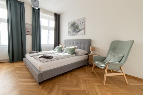 Stay Inn | Sunny Studio: Steps Away from Downtown