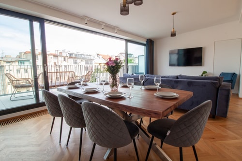 Stay Inn | Penthouse Feel: 3BR w/ A/C, Terrace