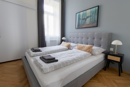 Stay Inn | Indigo Chic 1BR Apt · Near Center