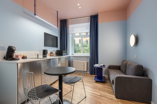 Ground Floor | French Balcony | 10 min Old Town
