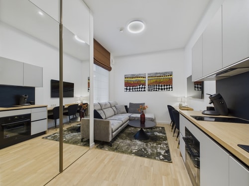 1 Bedroom Old Town Apartment | AC & Modern Design