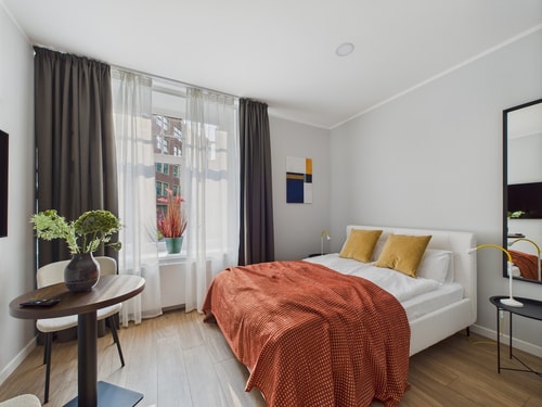 Warm Studio in Old Town