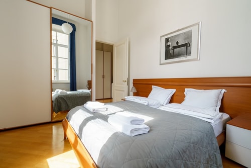 1bd Old Town apartment