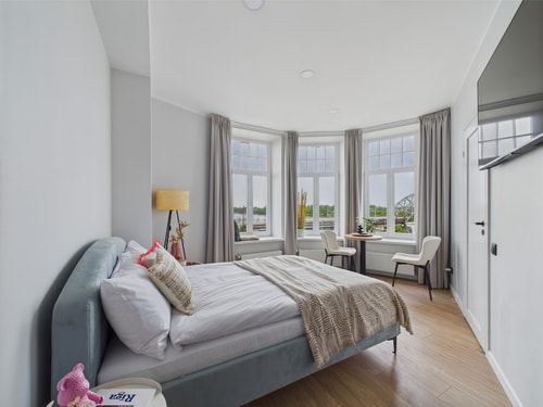 Scenic Studio with River Views