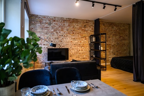 Dark Elegance Studio Apartment Bnbverit