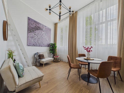 1-bedroom Old Town Apartment next to Tram Tracks