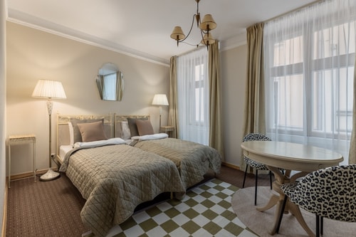 Old Town Hotel Twin Room 23