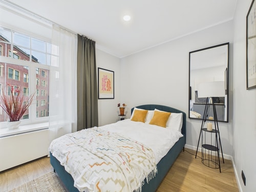 Compact Old Town Studio