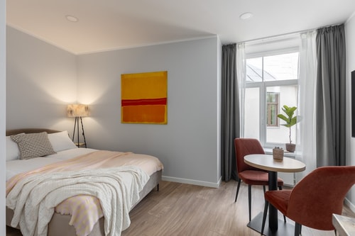 Perfectly Located Old Town Studio