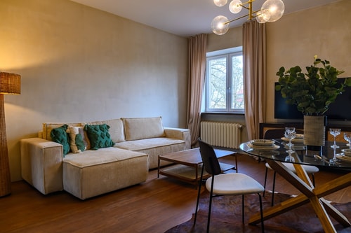 Light Central 2bd apartment