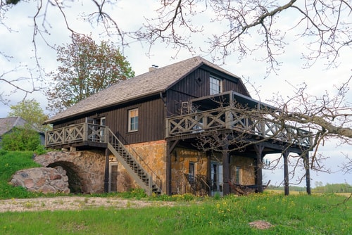 Modern Rustic House- Aliteni