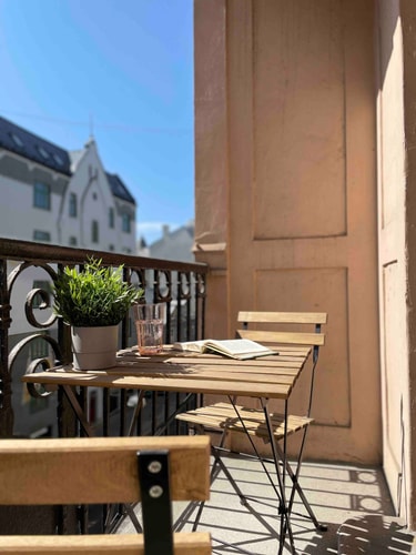 City center studio with balcony