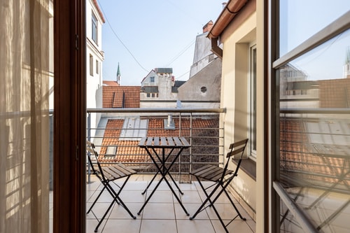 Old Town apartment with Terrace and AC