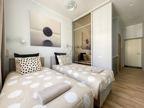 City Center Studio | 5 min Central Station