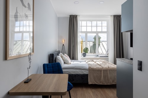 Central Hideaway in the Heart of Old Town Streets