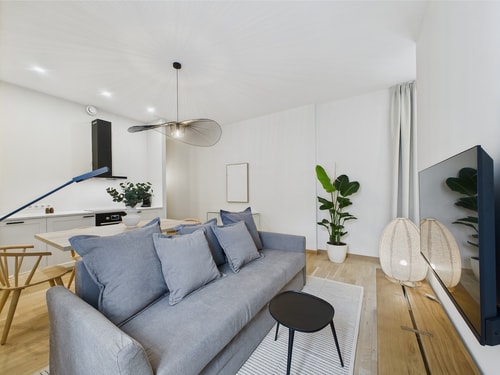 Central 2BR Apartment | 10min to Old Town