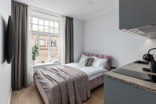 Old Town Studio Steps from Everything