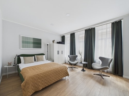 Stylish 1BR Old Town Apartment