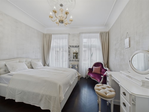 Boutique 2BR Old Town apartment