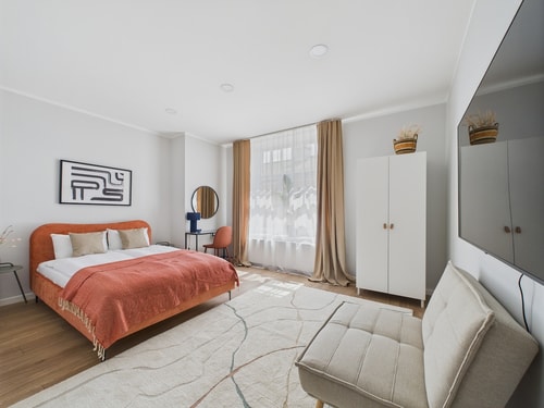 Brand-New 1BR Old Town Apartment