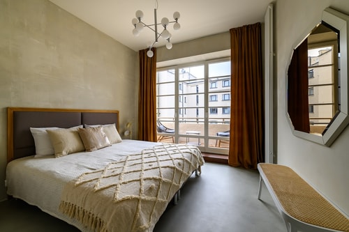 Mid-Century Apartment w/ balcony