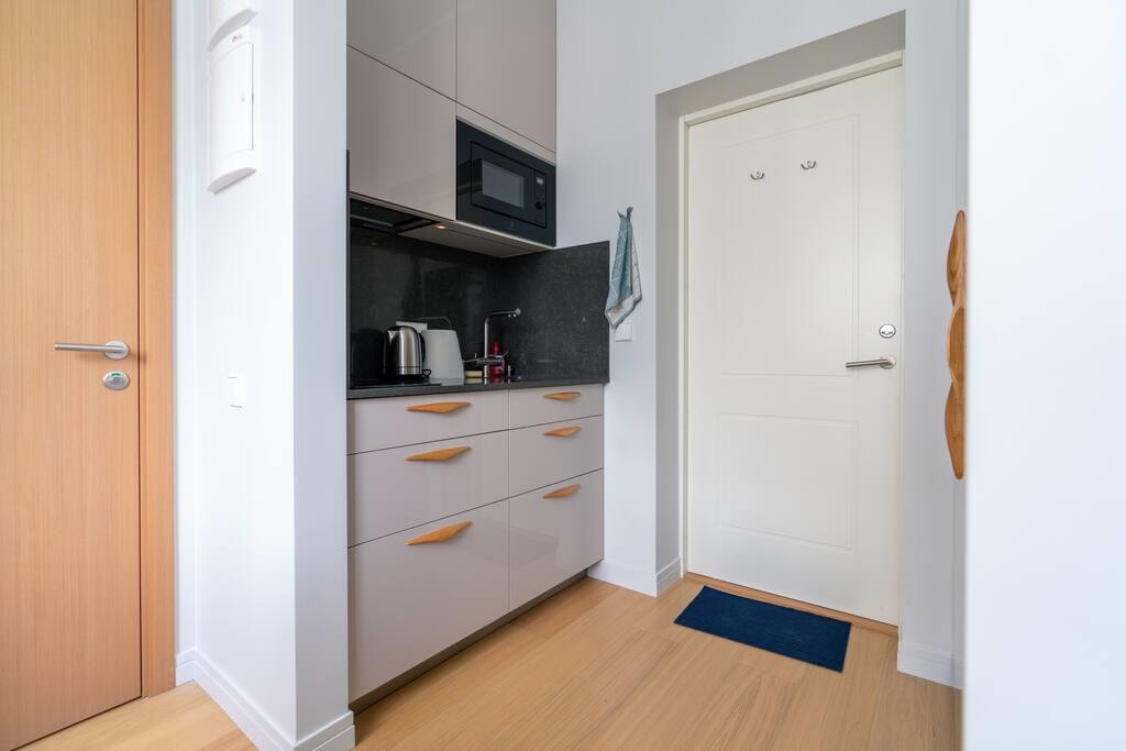 Compact studio apartment - 5 min from Bus Station 3 Bnbverit