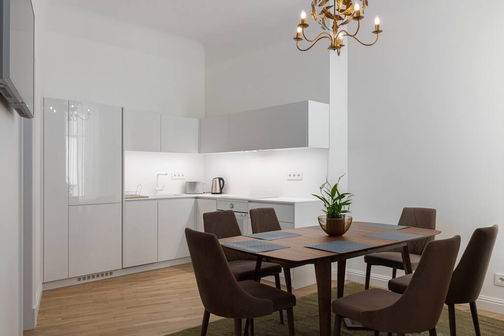 Art Deco apartment in Old Town | Great for Groups 4 Bnbverit