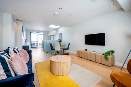 Extraordinary City View From A Penthouse Arcore London