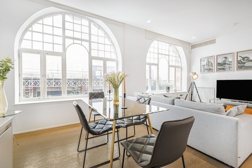 By Oxford Circus in Great Style Arcore London