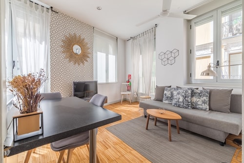 Tu casa en El Barrio de las Letras (2 izq)