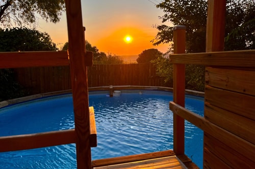 Fee4Me Cabin with pool and garden