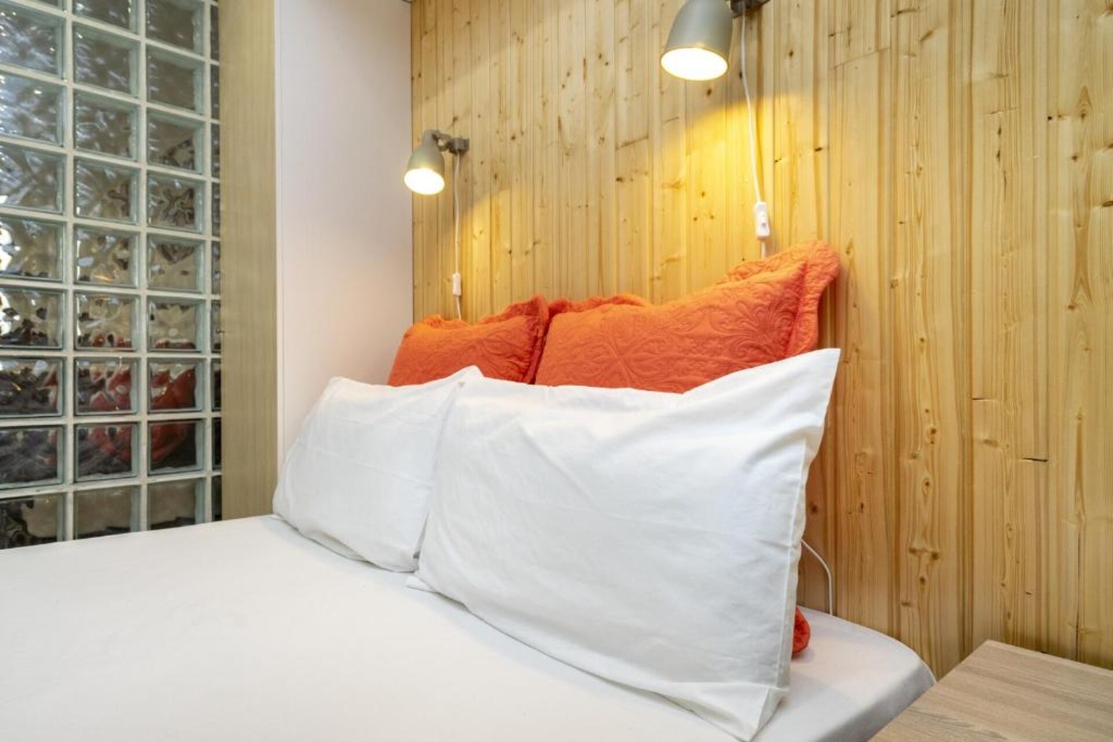 Alfama Modern Studio 9 Home Match