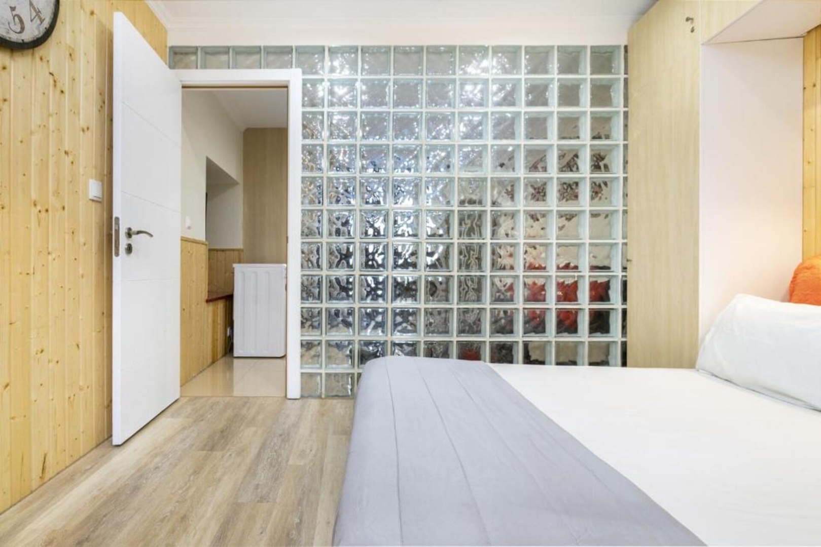 Alfama Modern Studio 8 Home Match