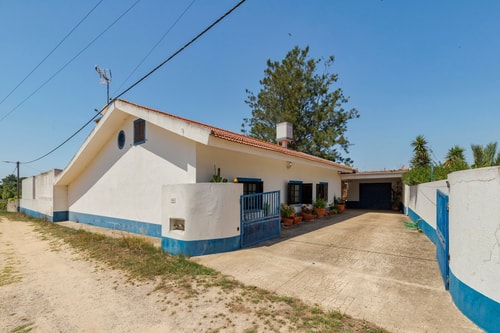 Holiday Pool House 2 Home Match