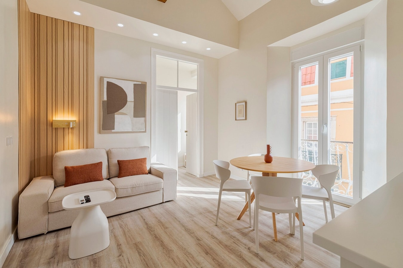 João Eloy Apartment Home Match