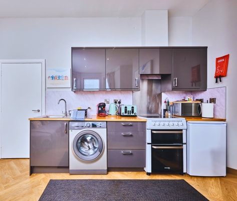 Modern Dog-Friendly Apt Beside Beach gallery image 5