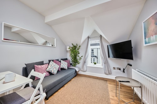 Princess Green 3~ Stylish Retreat by Harbour&Bars