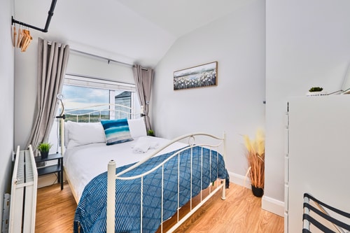 Portrush Apt with Stunning Sea Views gallery image 2
