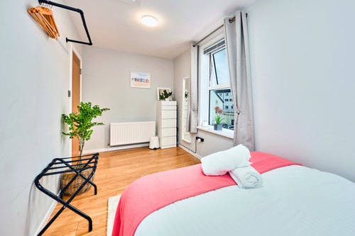 Serene Harbour Penthouse Apartment gallery image 2