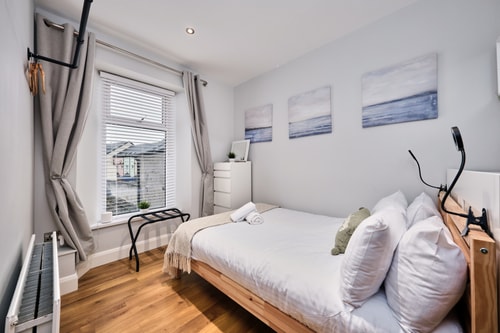 Chic Apt in the Heart of Portrush gallery image 2