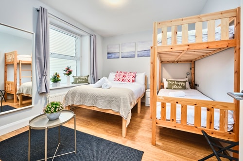 Spacious Harbour Family Apartment gallery image 2