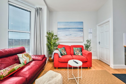 Victorian Apartment Steps to Beach gallery image 5
