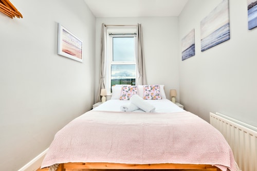 Family Seaside Apt with Bunk Room gallery image 5