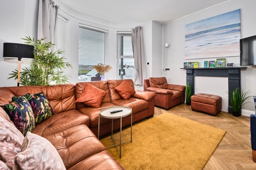 Dunluce Green 1 ~ High-Finish Luxury beside Beach